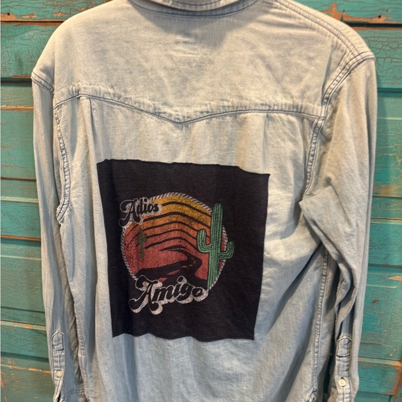 LEGAND by LUCKY BRAND Light Blue Denim Shirt w/ Embroidered Detail & added flare - Picture 2 of 8